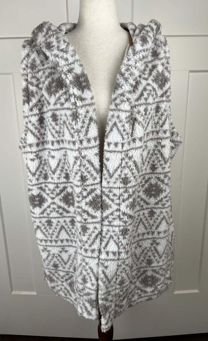 Koolaburra by UGG Sherpa Vest 1X Hooded Aztec Geometric Faux Fur Long Open Front